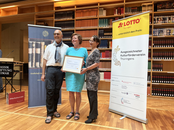 GAAB erhält Preis Kulturförderverein des Monats Juni 2026 - Vereinsvorsitzende Dr. Annette Seemann, Katharina Hofmann und Thomas Ries vom GAAB-Vorstand