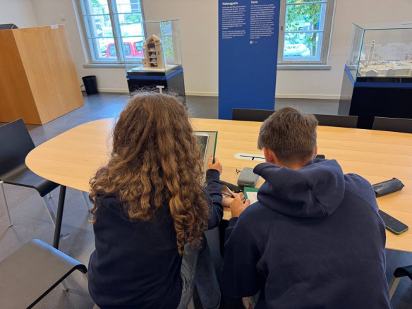 JES 2026 - Arbeit am Faust-Thema in der Bibliothek