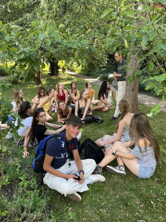 Auf der Wiese im Herdergarten